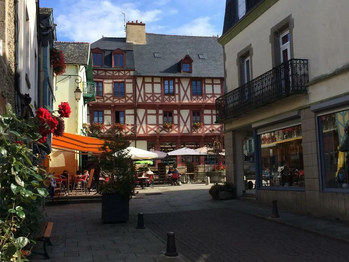 La Maison De Ville Josselin Hotel Guest house
